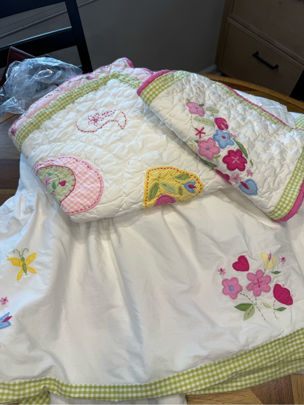 Pottery Barn Kids Dust Ruffle and Pillow Shams with Pink Heart & Tulip Full Size